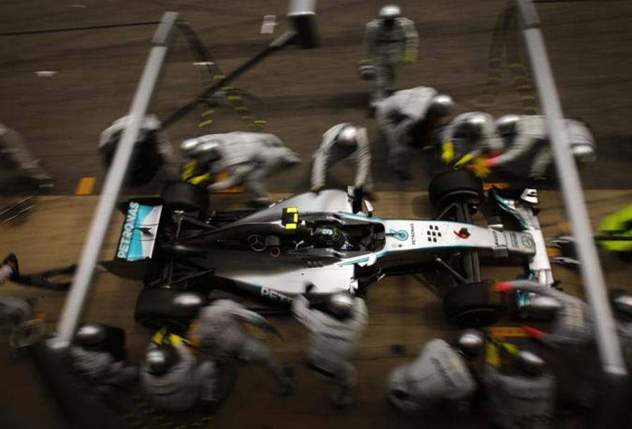 Rosberg al pit stop: le soste ai box sono state la chiave di un GP poco emozionante. AP